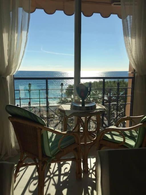 Victoria Bilocale Centro Citta E Vista Mare Lägenhet Menton Exteriör bild